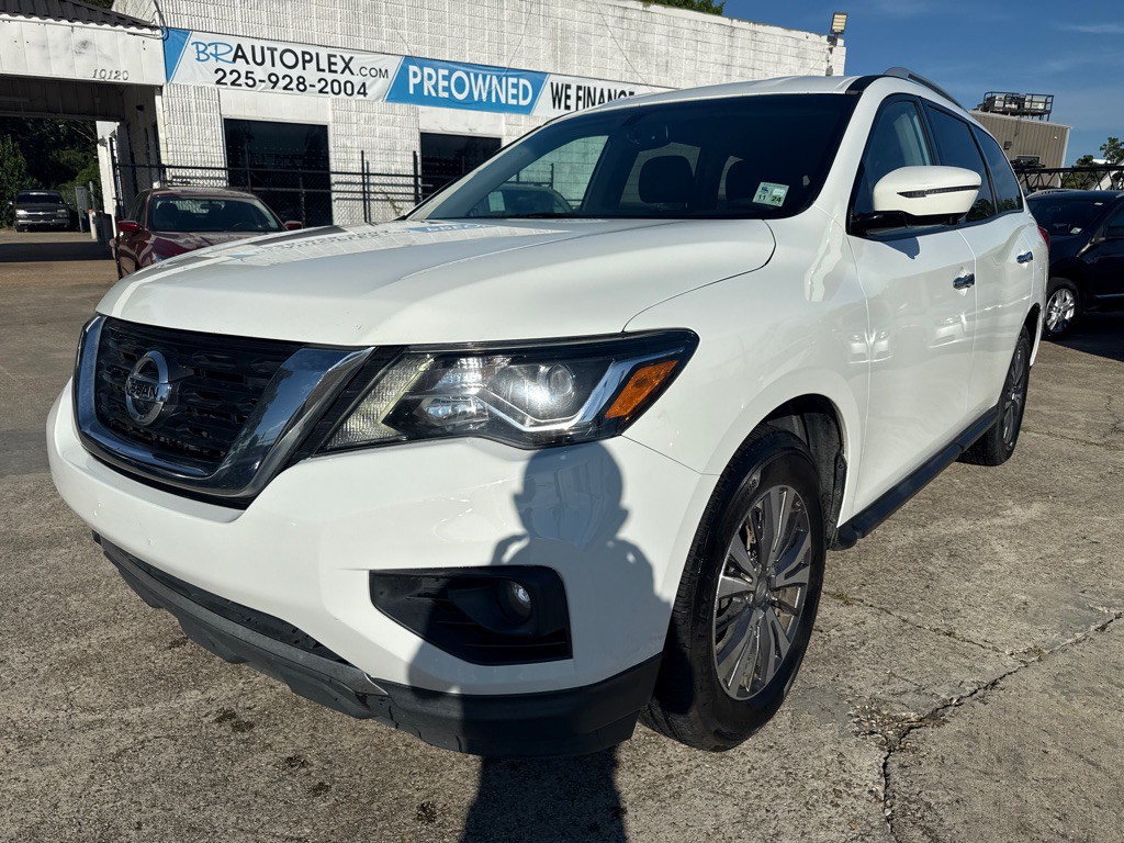 2017 Nissan Pathfinder Image 2