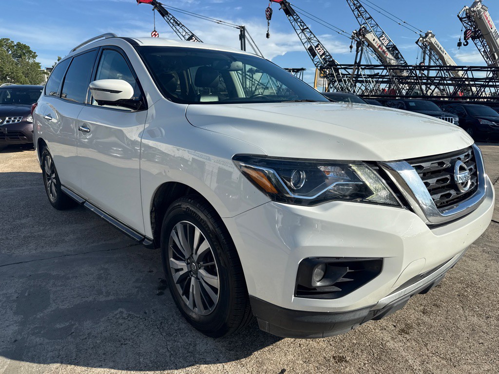 2017 Nissan Pathfinder Image 4