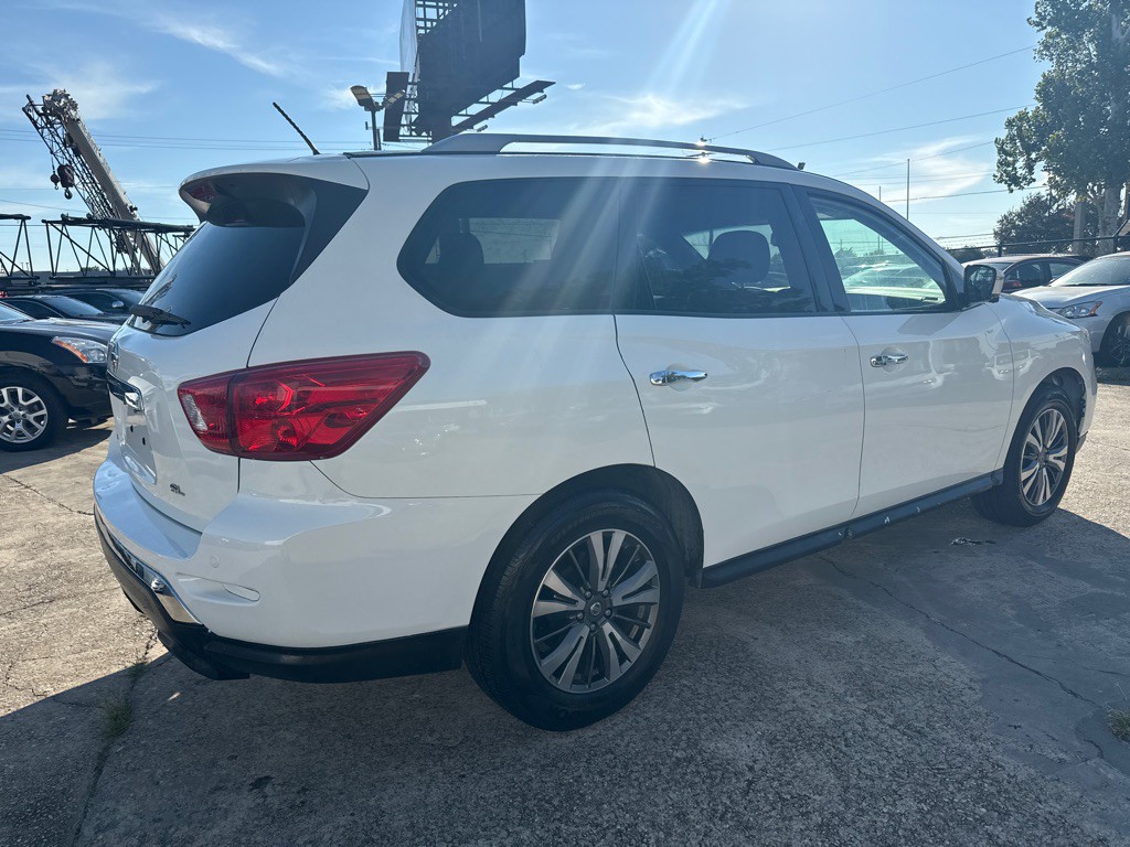 2017 Nissan Pathfinder Image 6