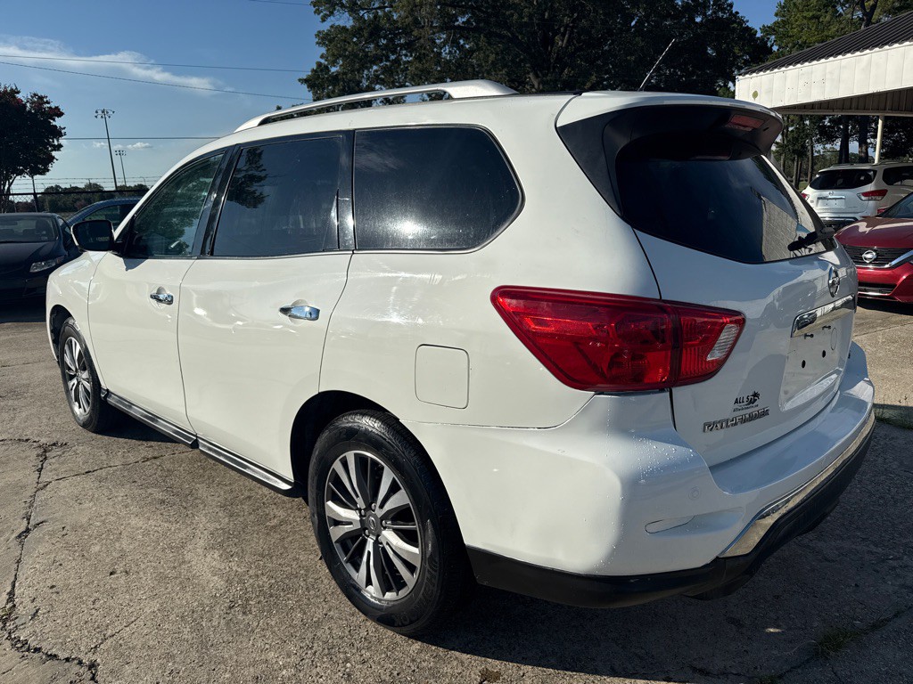 2017 Nissan Pathfinder Image 8