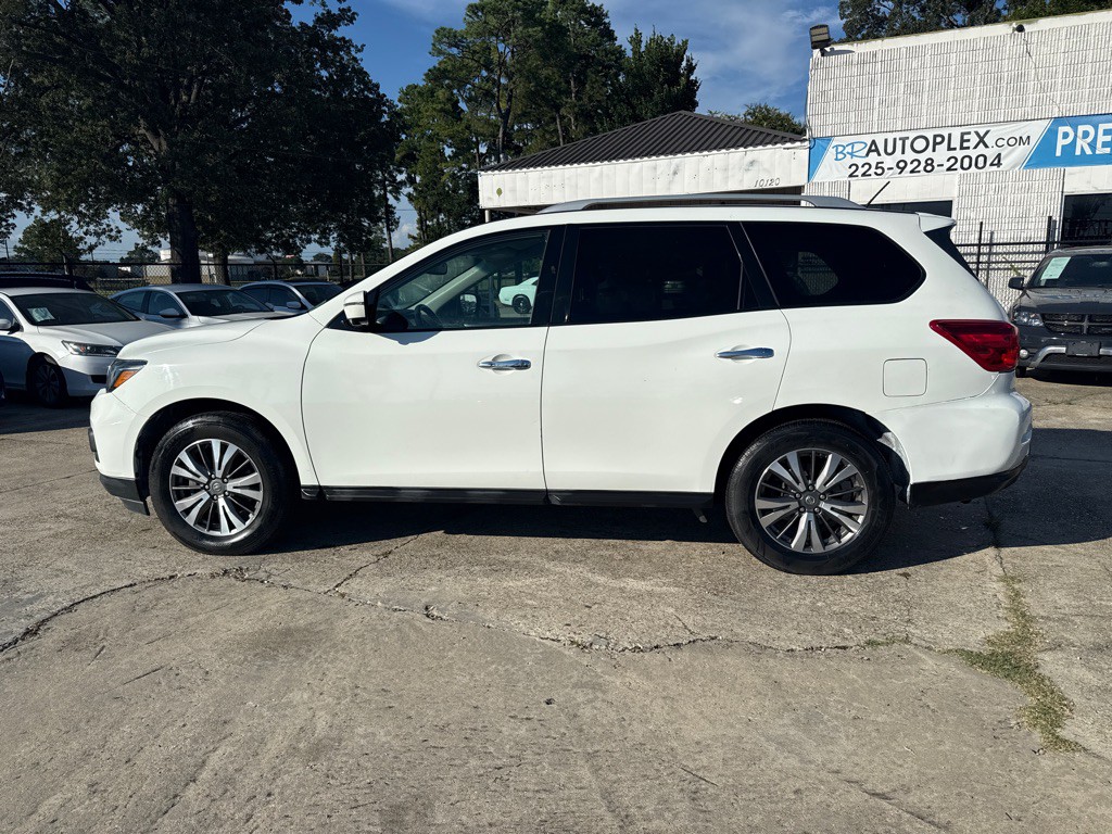 2017 Nissan Pathfinder Image 9