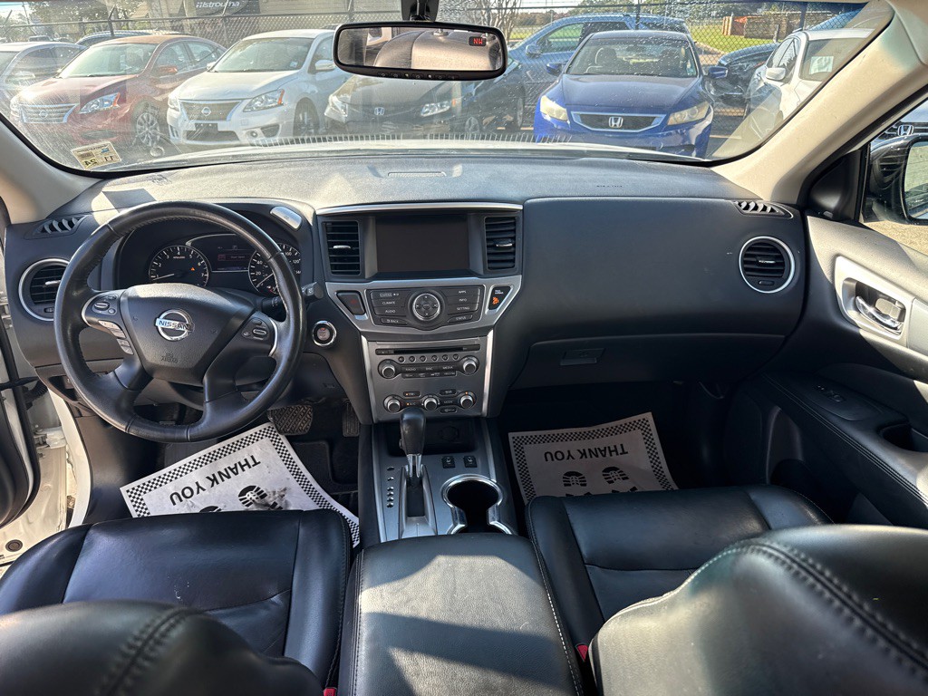 2017 Nissan Pathfinder Image 13