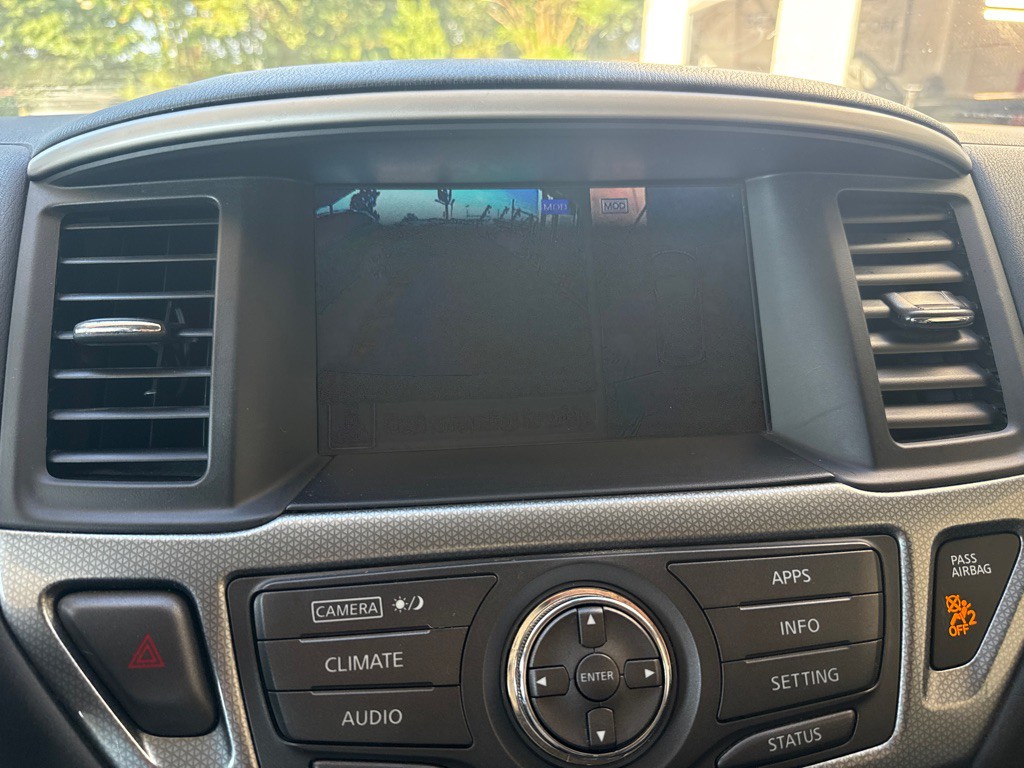 2017 Nissan Pathfinder Image 16