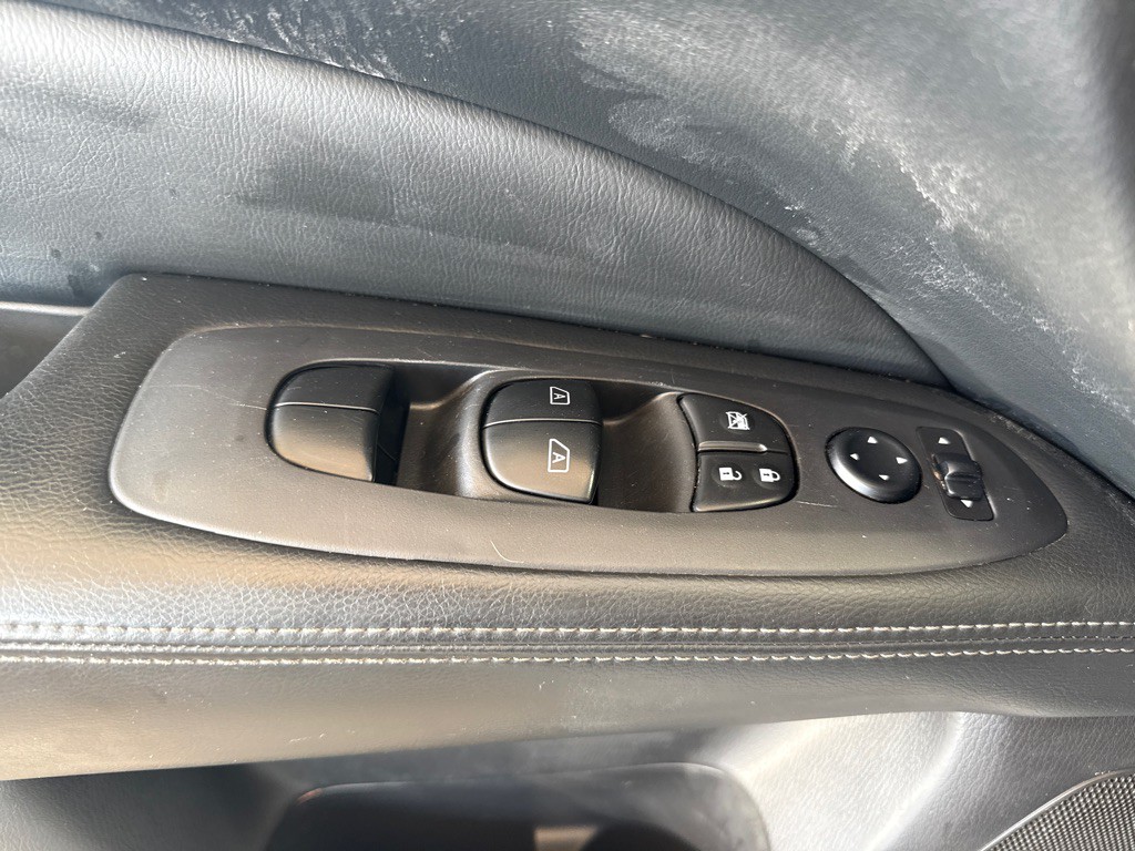2017 Nissan Pathfinder Image 22