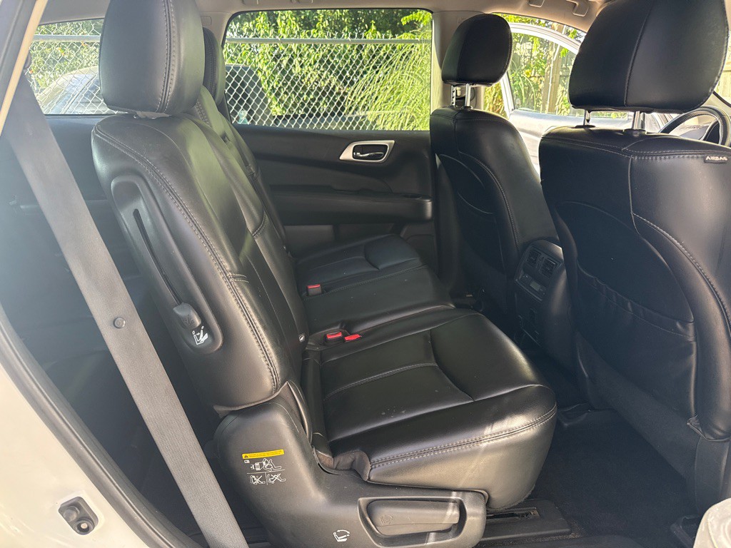 2017 Nissan Pathfinder Image 26