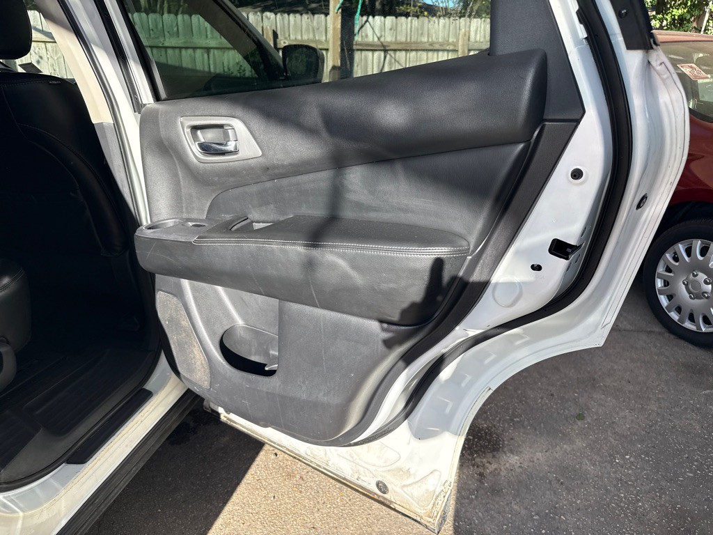 2017 Nissan Pathfinder Image 27
