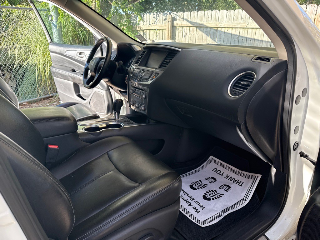 2017 Nissan Pathfinder Image 29