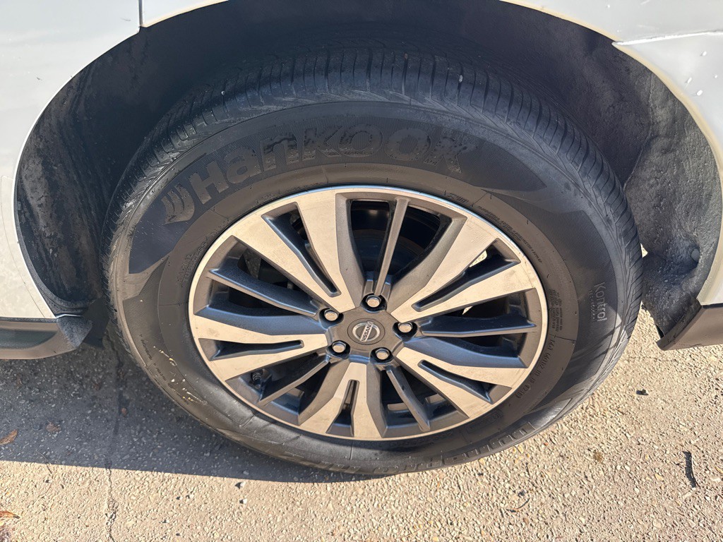 2017 Nissan Pathfinder Image 33