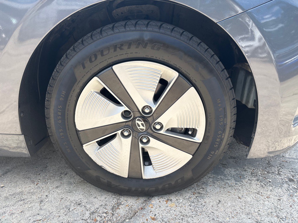 2019 Hyundai Ioniq Image 28