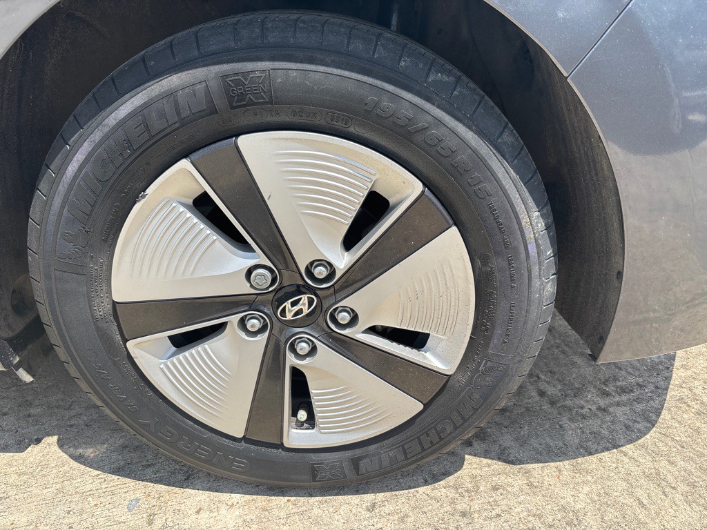 2019 Hyundai Ioniq Image 32