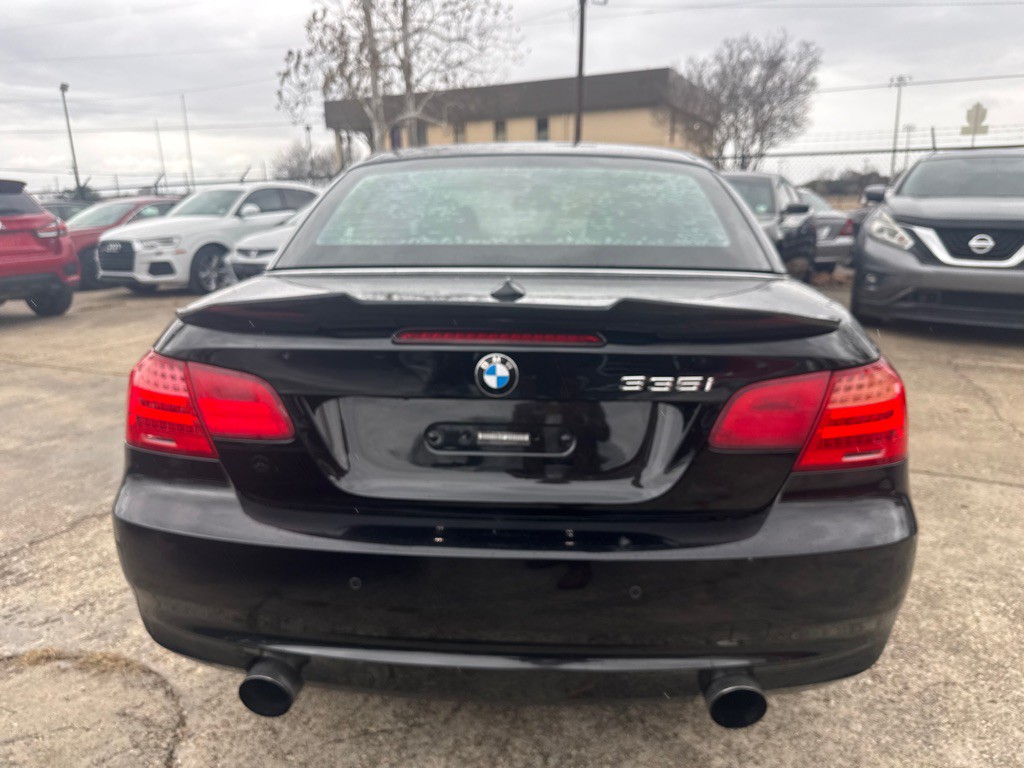 2011 BMW 3 Series Image 6