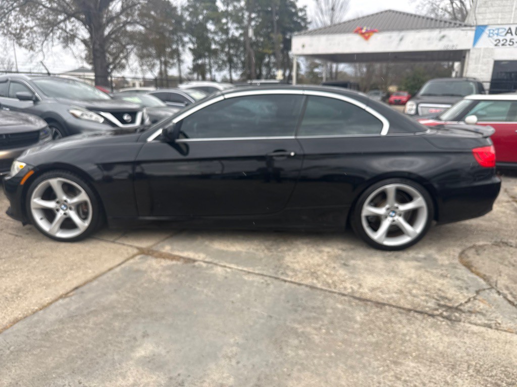 2011 BMW 3 Series Image 8