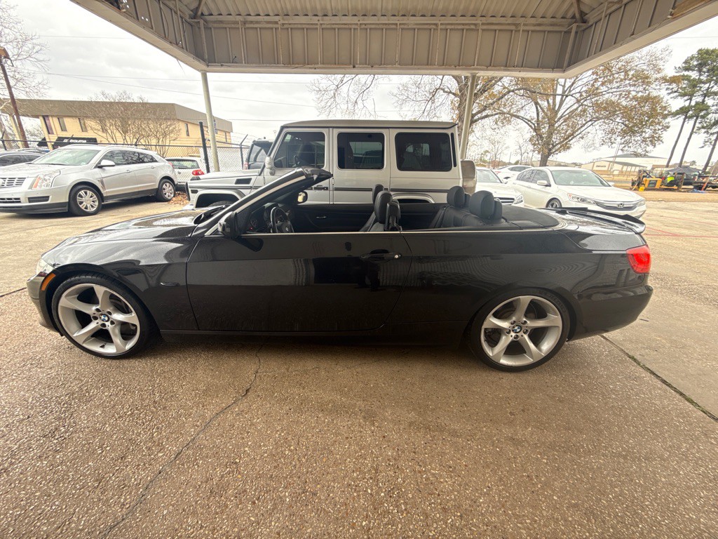 2011 BMW 3 Series Image 10