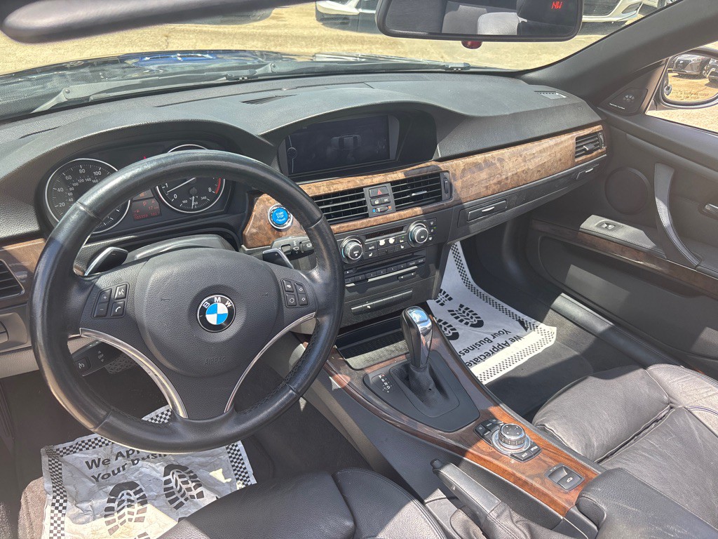 2011 BMW 3 Series Image 13