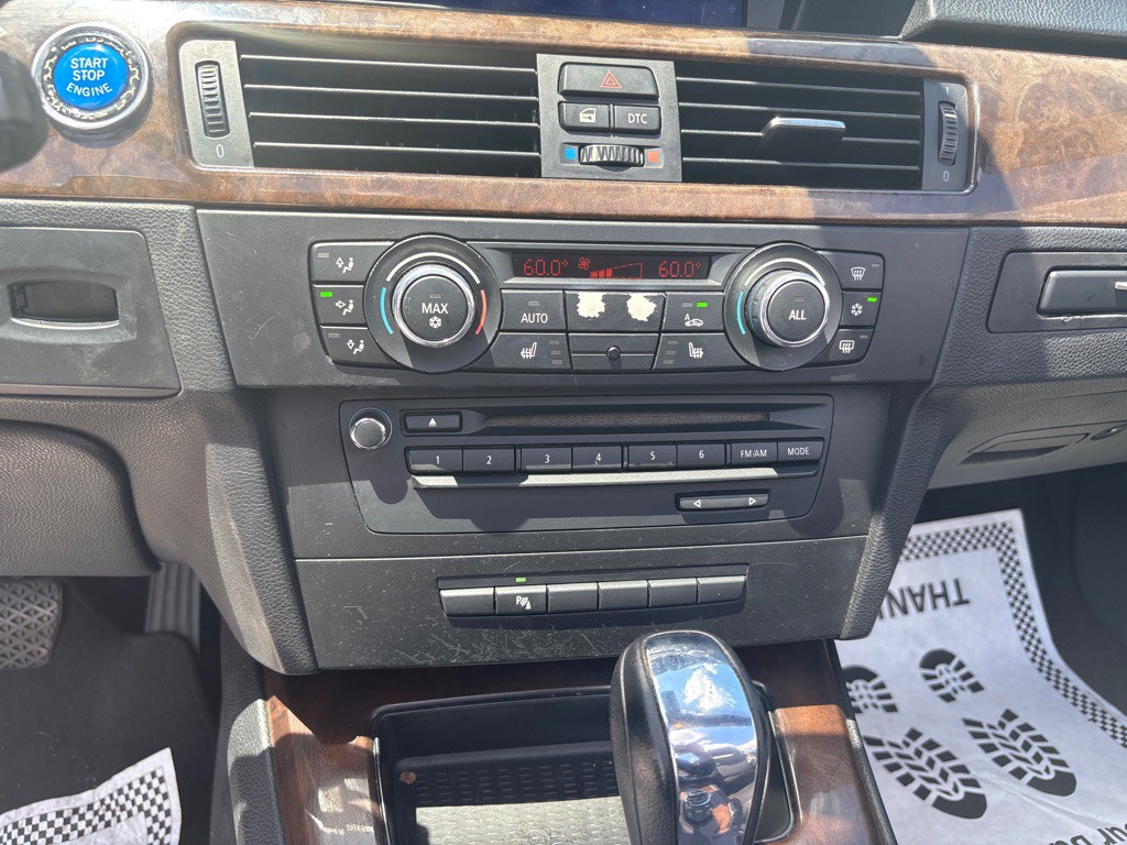 2011 BMW 3 Series Image 14