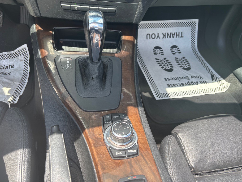 2011 BMW 3 Series Image 15