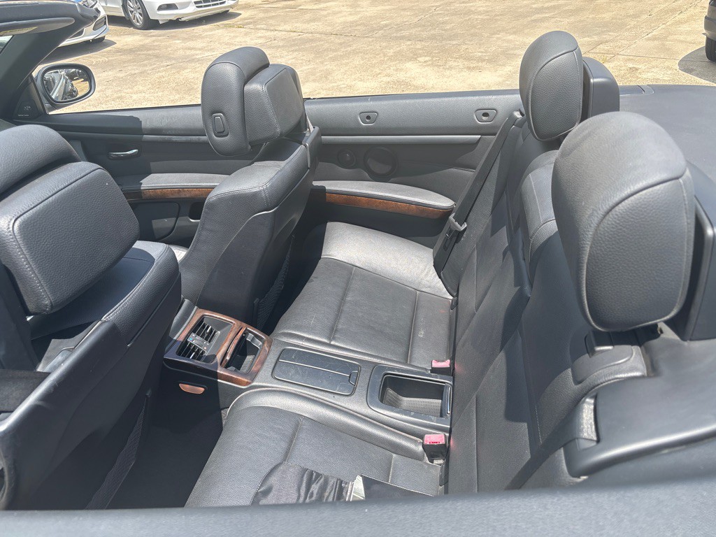 2011 BMW 3 Series Image 18