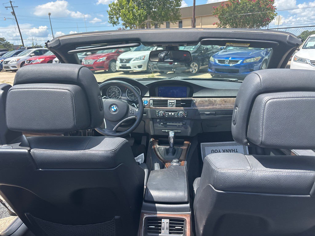 2011 BMW 3 Series Image 19