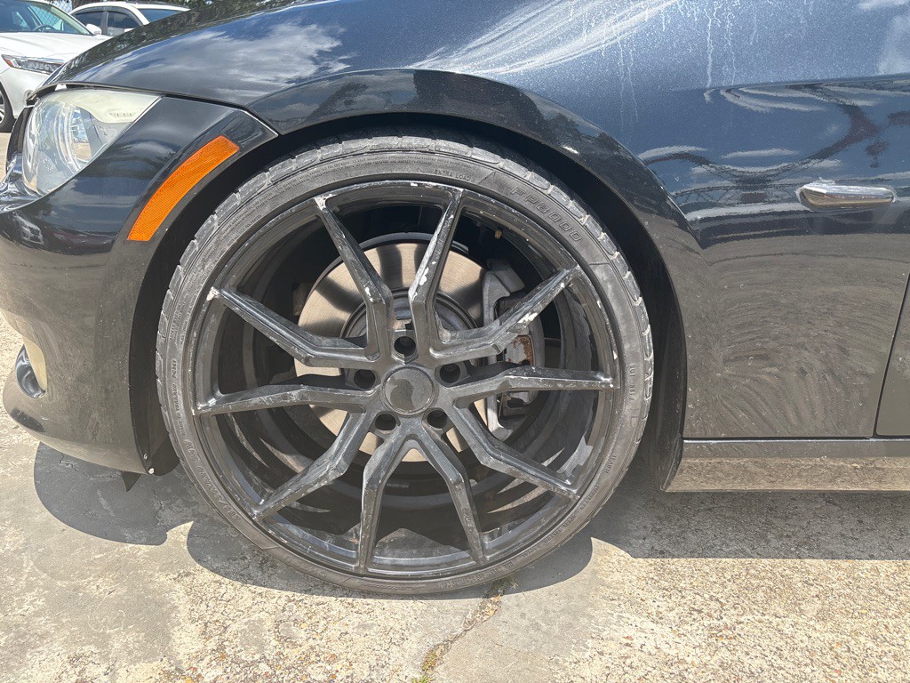 2011 BMW 3 Series Image 31