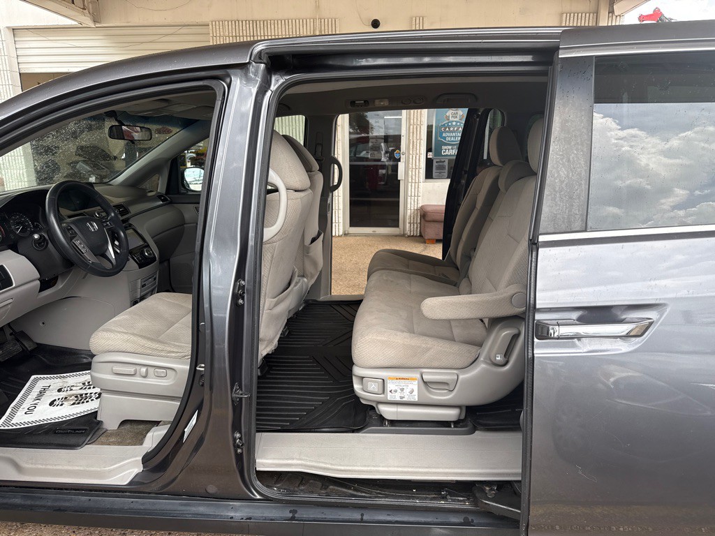 2017 Honda Odyssey Image 10