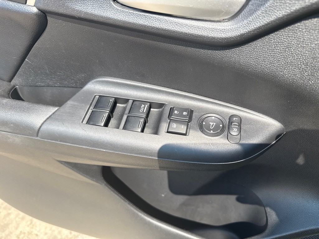 2017 Honda Fit Image 21