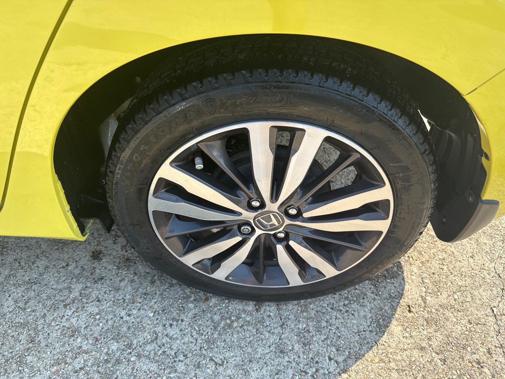 2017 Honda Fit Image 32