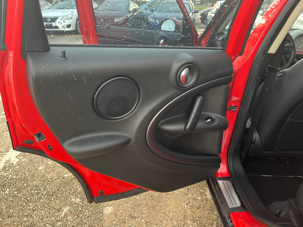 2012 MINI Cooper Image 18