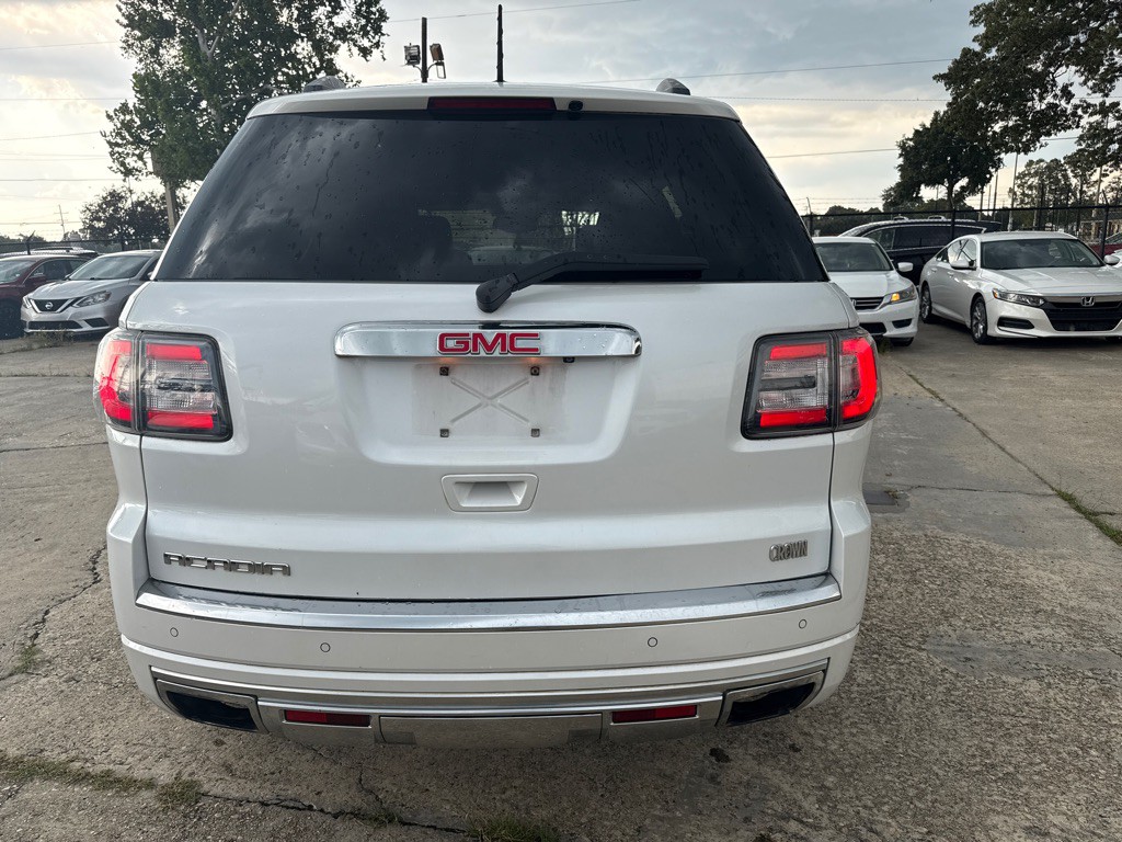 2016 GMC Acadia Image 8