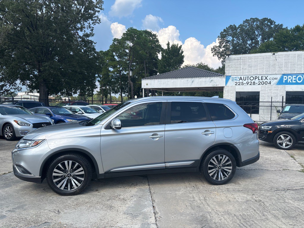 2019 Mitsubishi Outlander Image 2