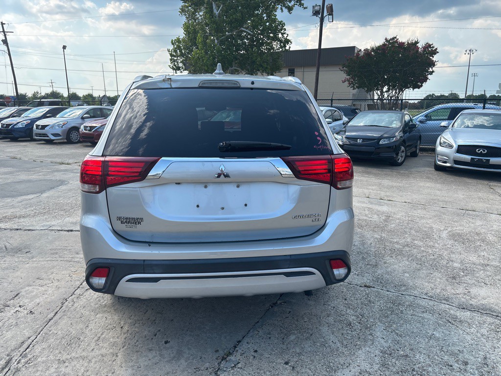 2019 Mitsubishi Outlander Image 4