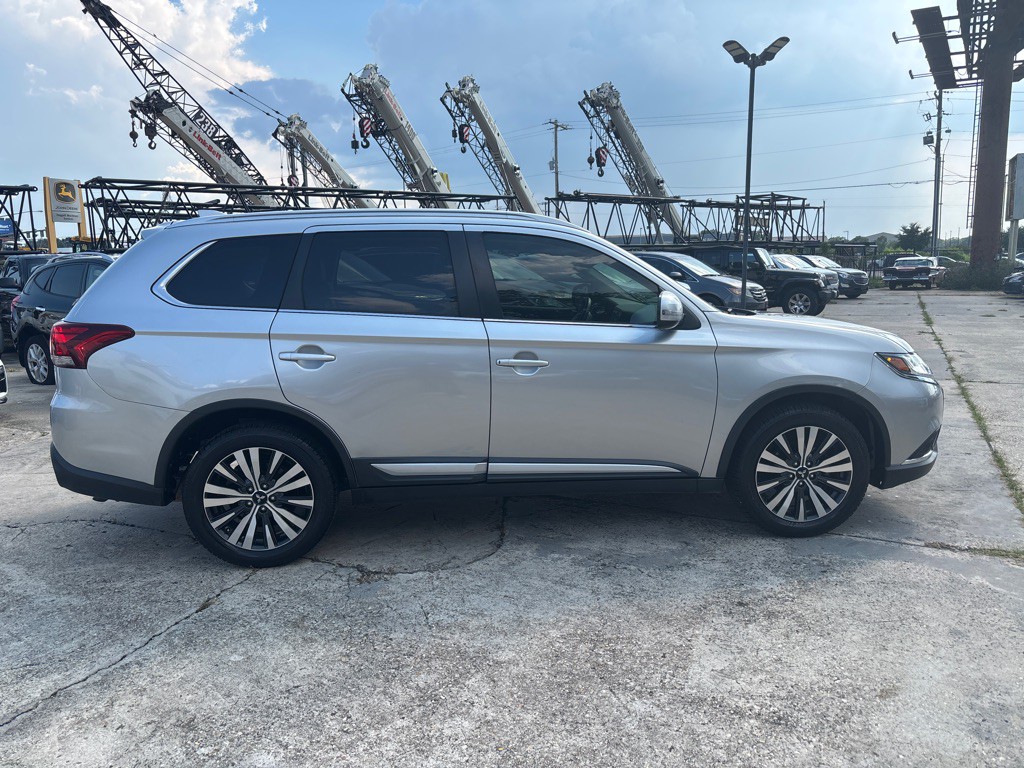 2019 Mitsubishi Outlander Image 6