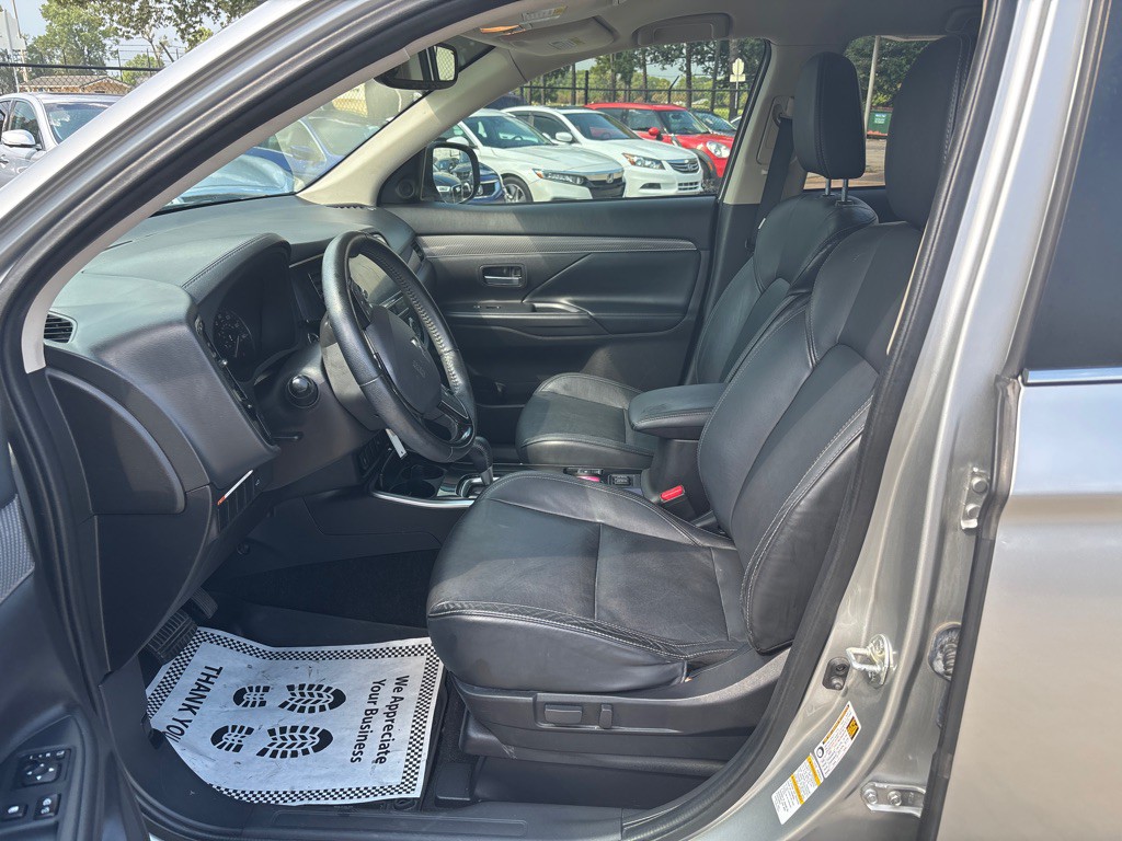 2019 Mitsubishi Outlander Image 9