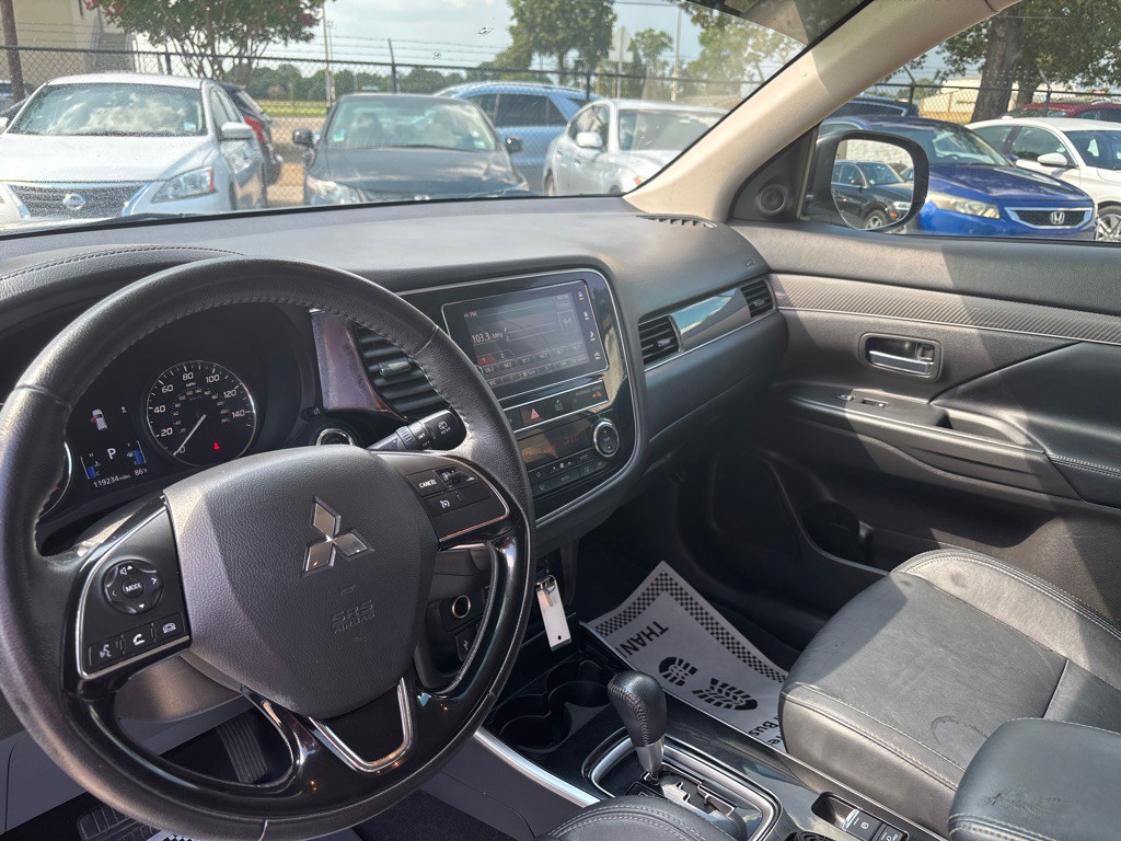 2019 Mitsubishi Outlander Image 10