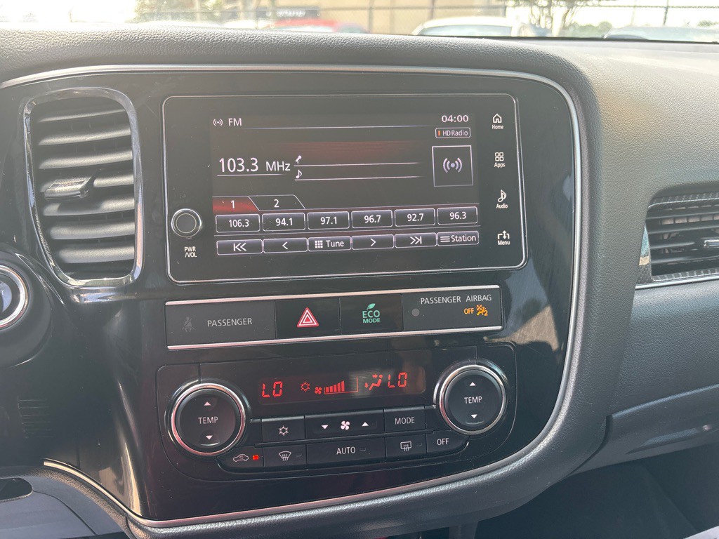 2019 Mitsubishi Outlander Image 11