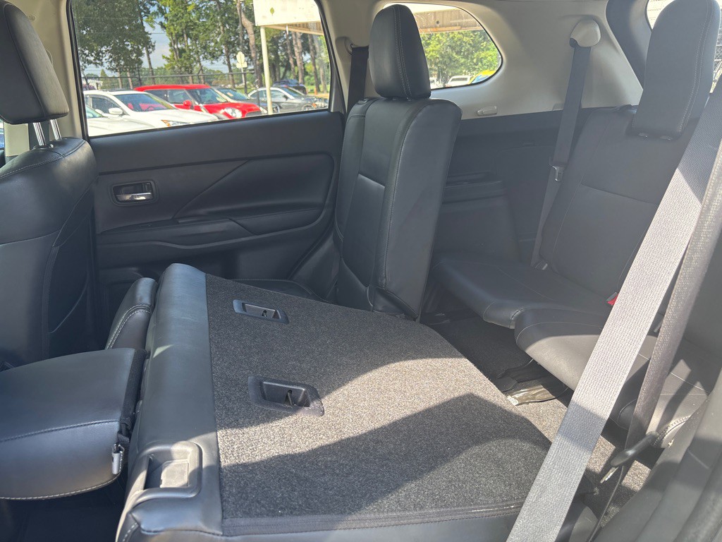 2019 Mitsubishi Outlander Image 17