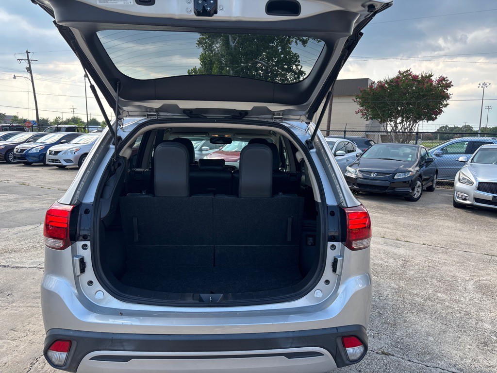 2019 Mitsubishi Outlander Image 20