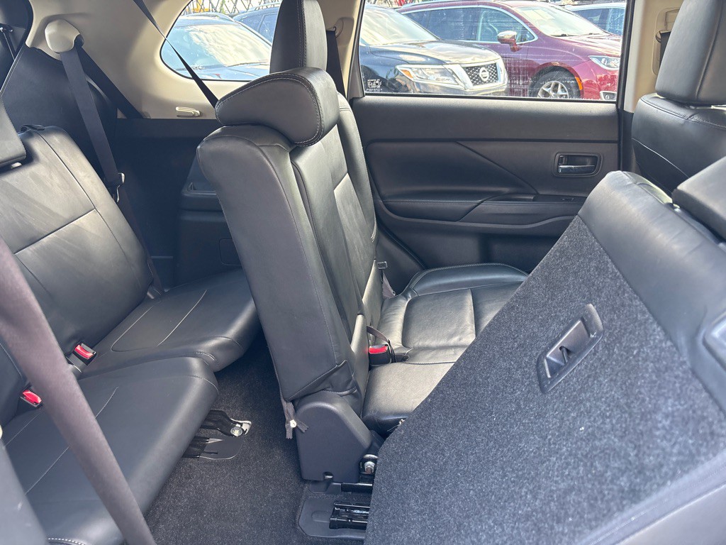 2019 Mitsubishi Outlander Image 22