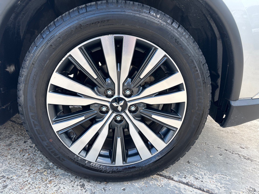 2019 Mitsubishi Outlander Image 30
