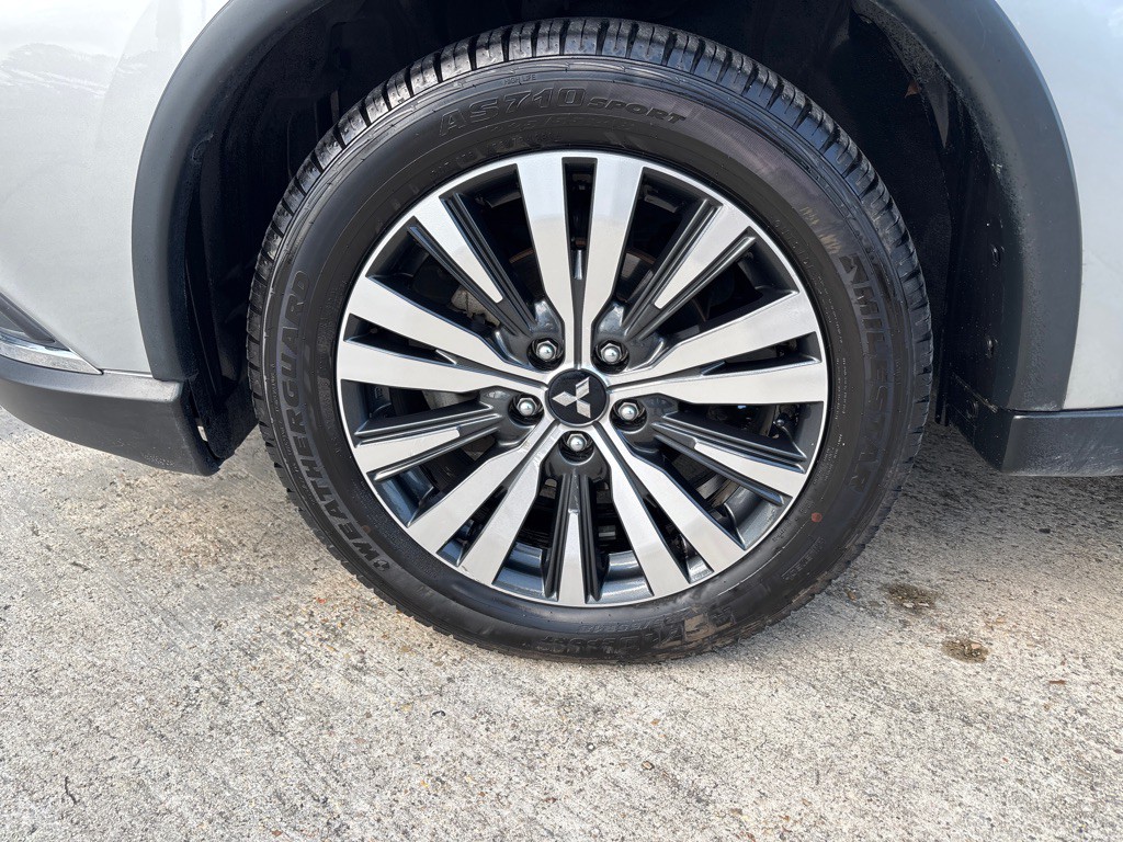 2019 Mitsubishi Outlander Image 36