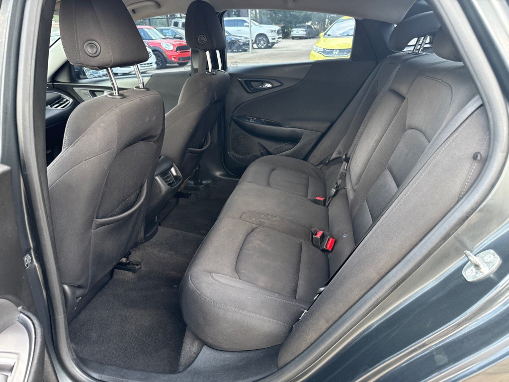 2018 Chevrolet Malibu Image 11