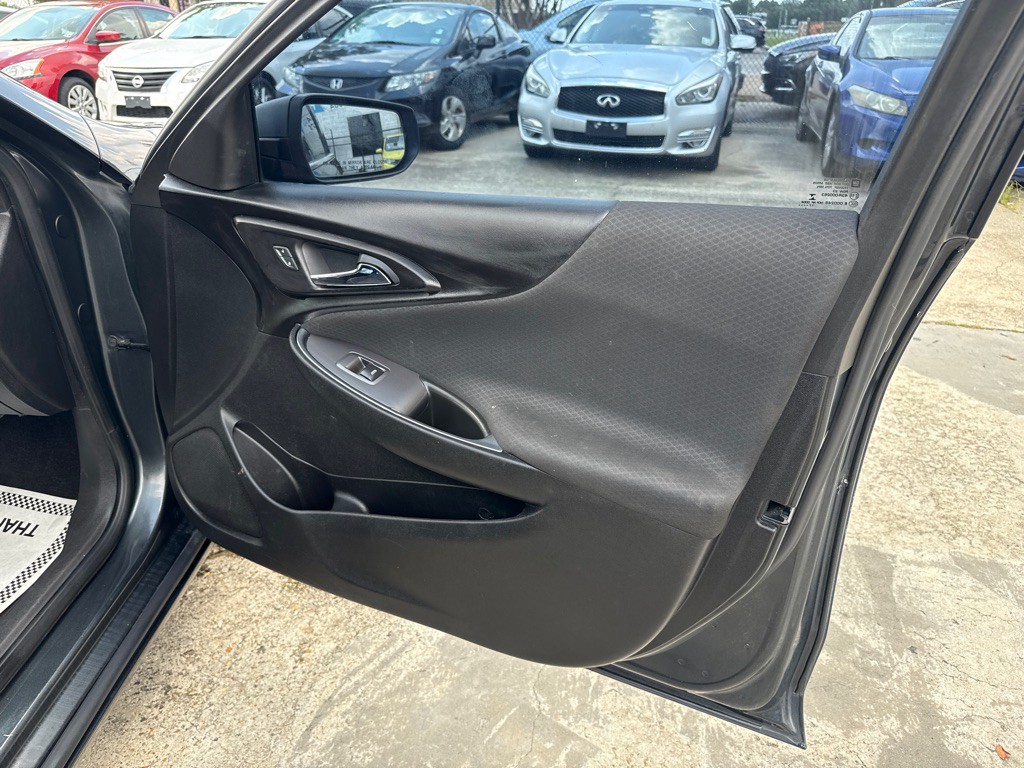 2018 Chevrolet Malibu Image 25