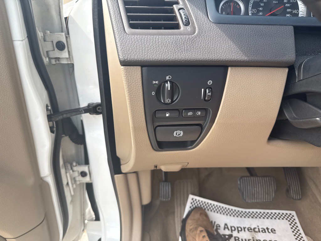 2014 Volvo XC90 Image 19