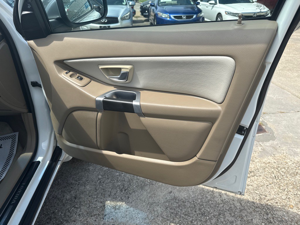 2014 Volvo XC90 Image 32
