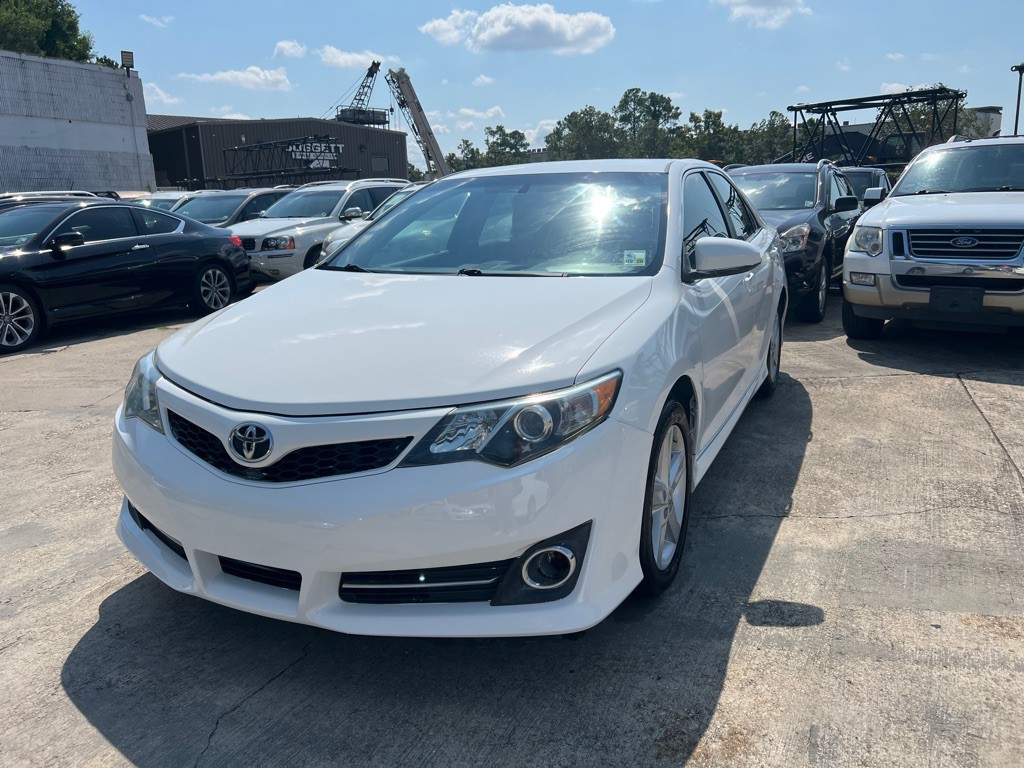 2012 Toyota Camry Image 3