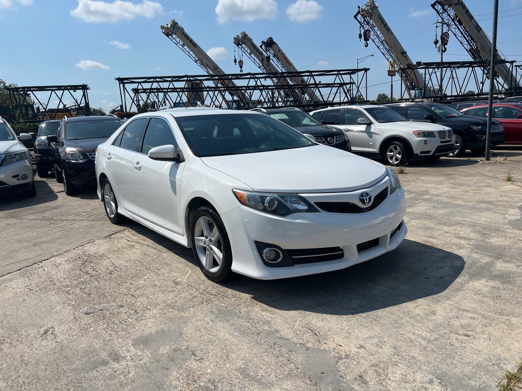 2012 Toyota Camry Image 5