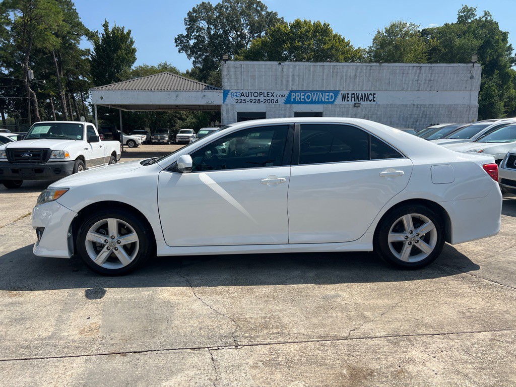2012 Toyota Camry Image 14