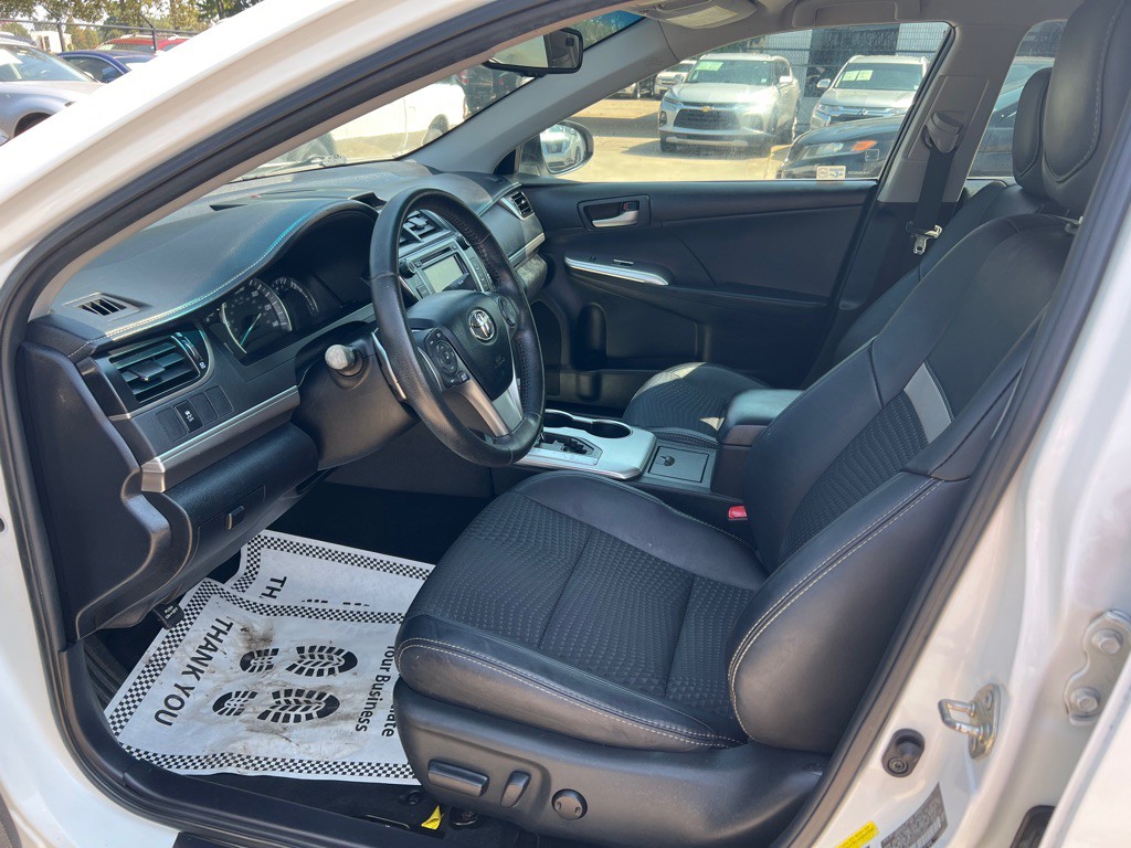 2012 Toyota Camry Image 15