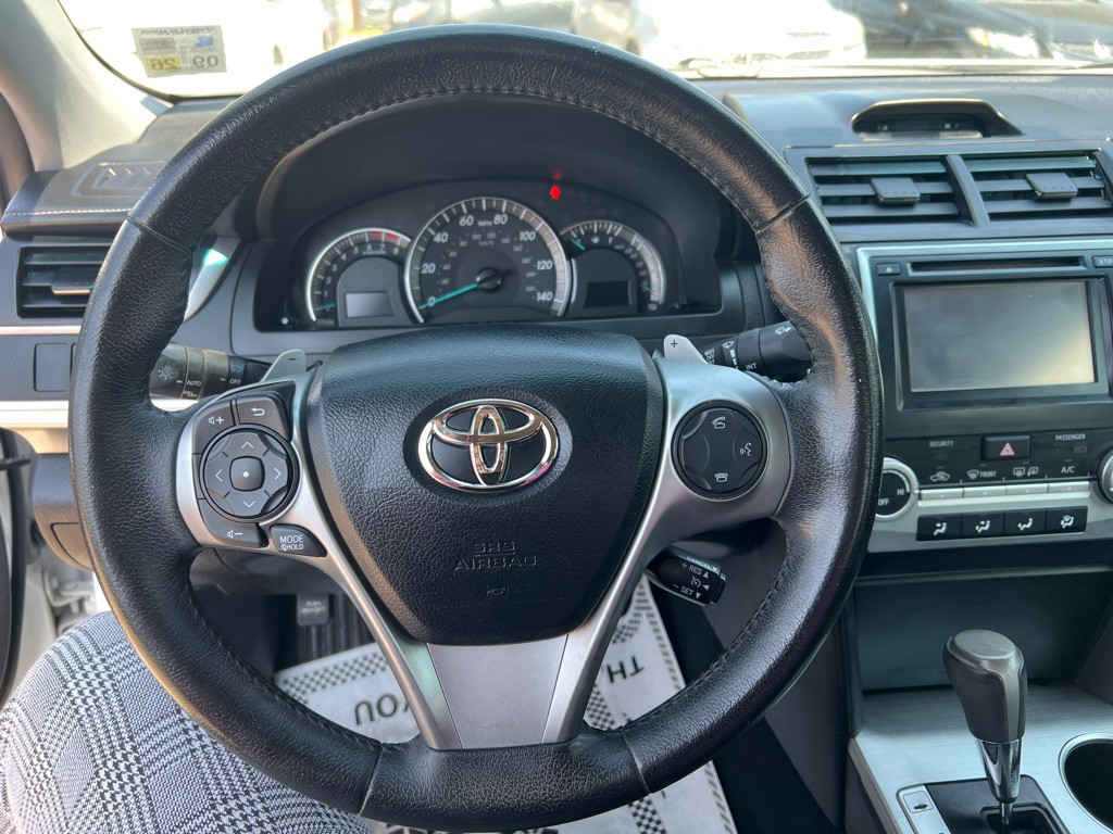 2012 Toyota Camry Image 18