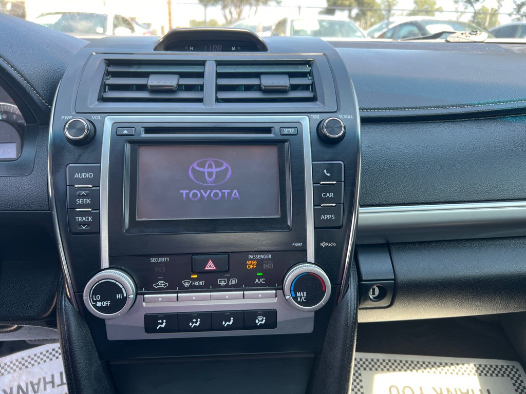 2012 Toyota Camry Image 20