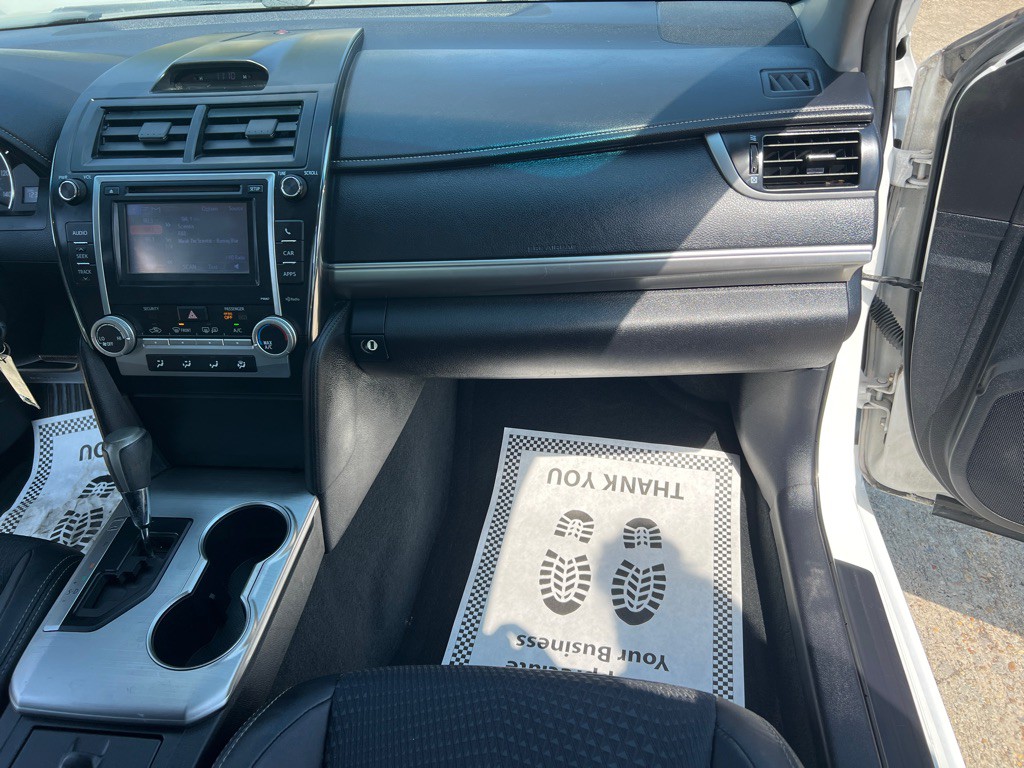 2012 Toyota Camry Image 33